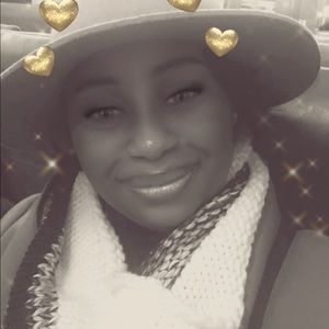 Meet your Posher, Latoya